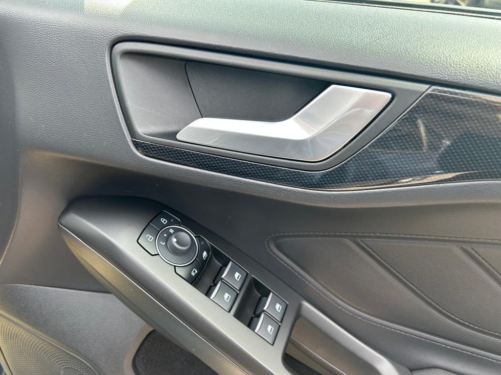 Ford Focus Photo 25618f27-de1d-4f9c-8892-cb1487a8a86f.jpeg