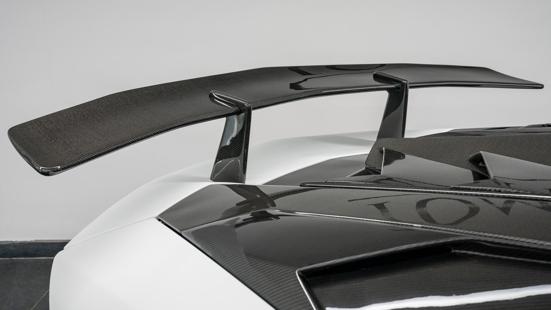 LAMBORGHINI Aventador Photo 25644154-15a0-4b77-b26e-05f35f10a722.jpg