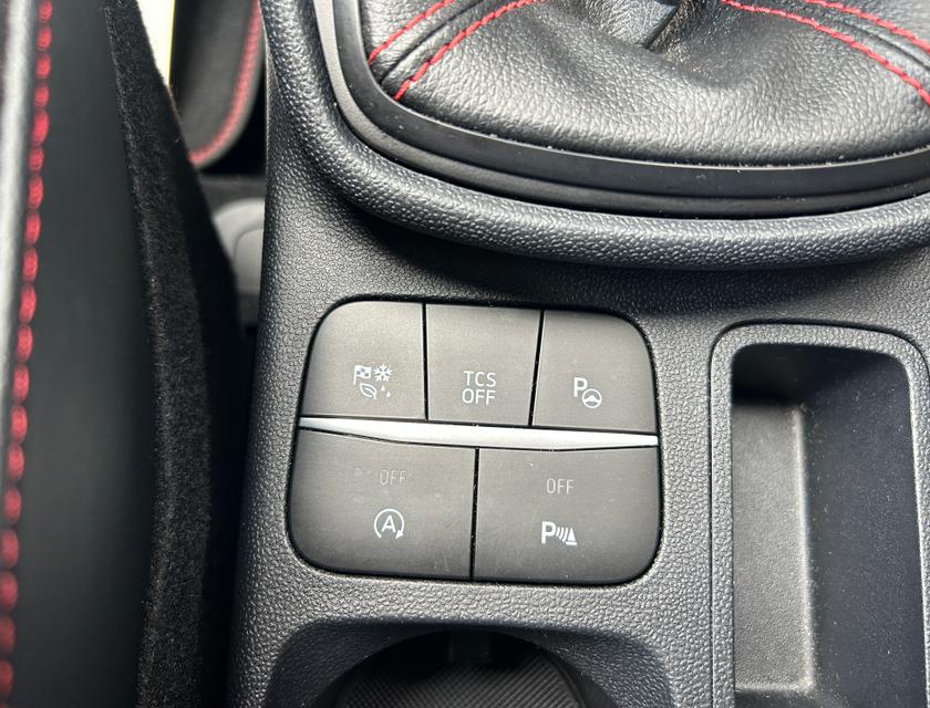 Ford Fiesta Photo 257019b6-9863-4c55-ac7b-5a00d9ea16d9.jpg