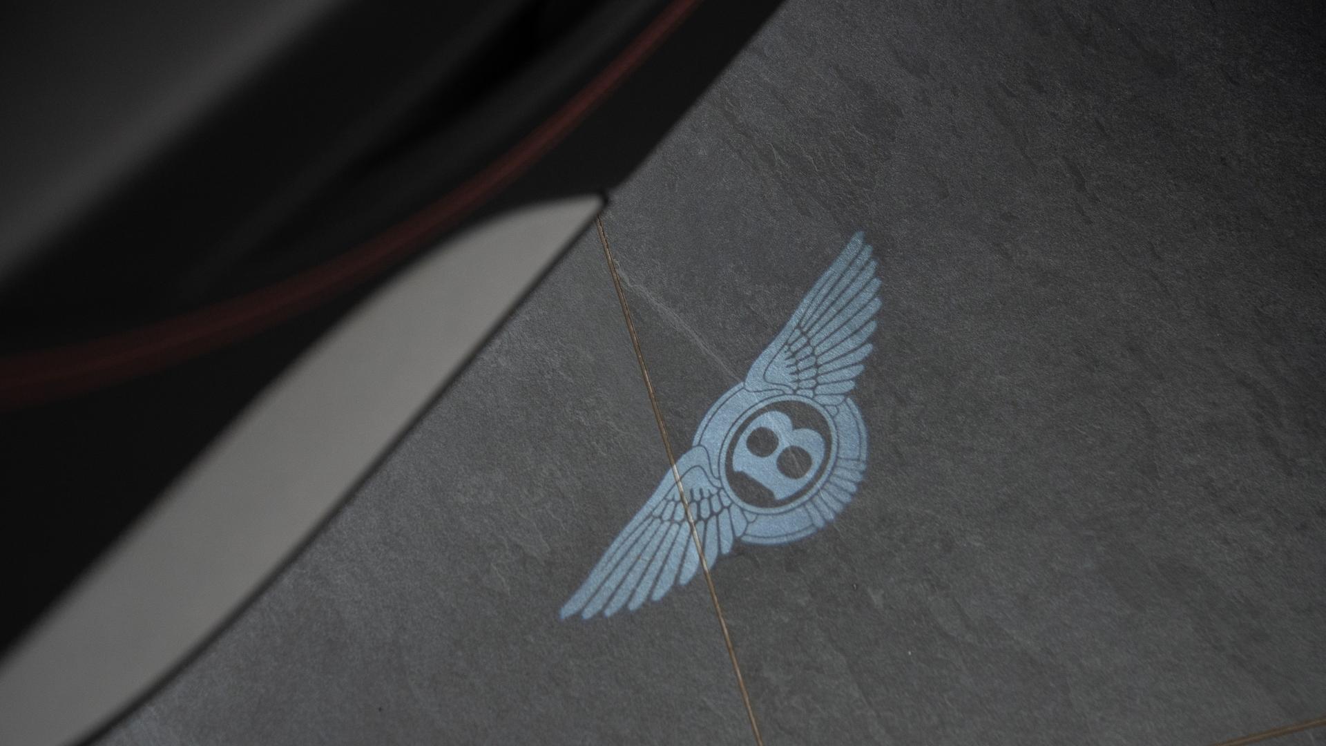 Bentley Continental Photo 2585749c-d45d-44ee-8a28-c8f8f0040d90.jpg