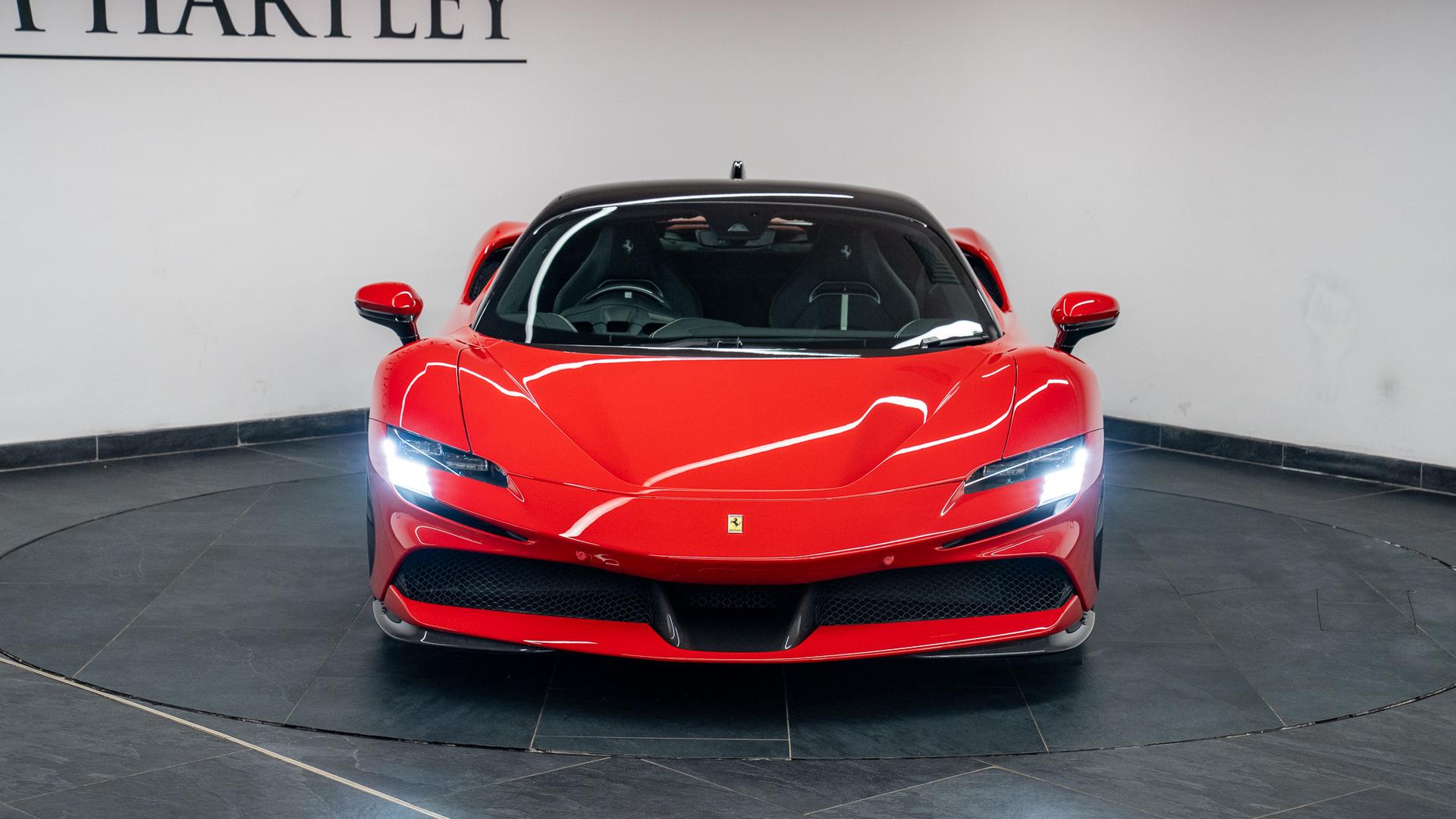 Ferrari SF90 Photo 2588a855-dd79-47e2-b0f2-ee6b9c42c7bd.jpg