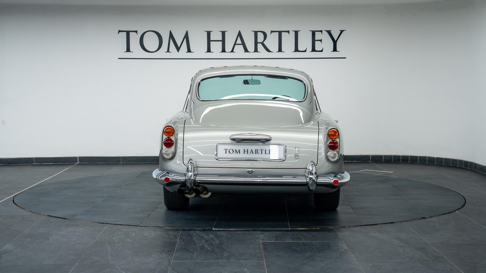 Aston Martin DB5 Photo 2590be03-6138-4059-b288-42da80c035b0.jpg
