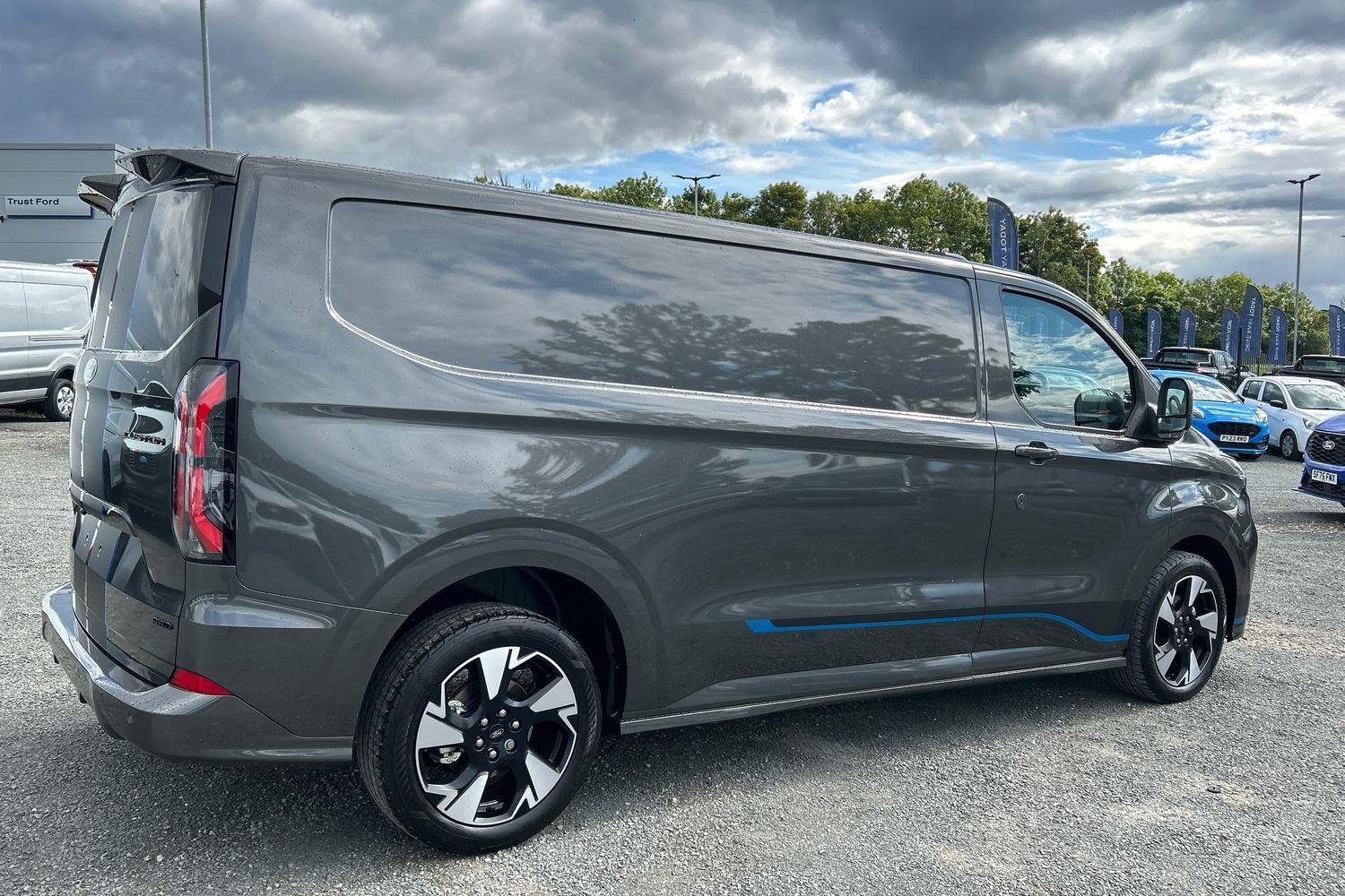 Ford TRANSIT CUSTOM Photo 7