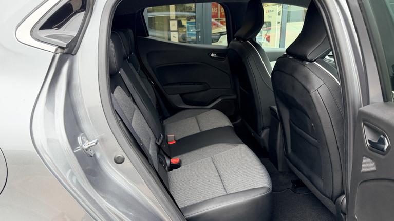 Used Renault Clio RK72DZD 6