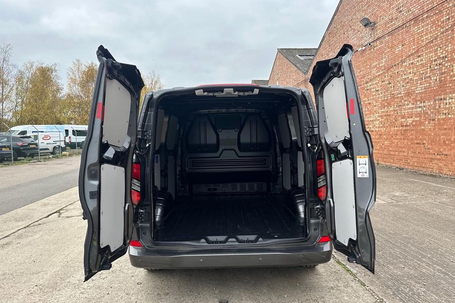 Ford TRANSIT CUSTOM Photo 259b76aa-f64a-46ac-a138-4d211ec4e073.jpg