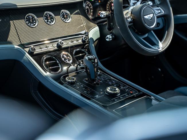 BENTLEY Continental GT Photo 24