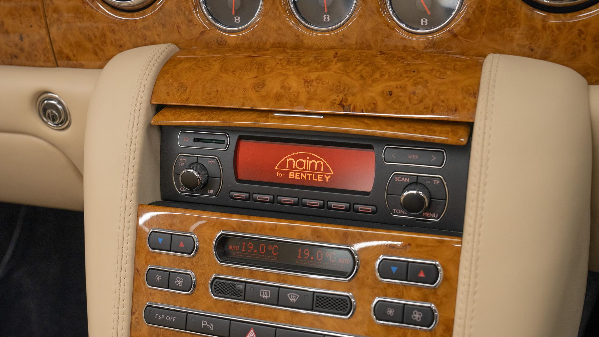 Bentley Azure T Photo 259c7f69-6347-49d8-87e8-38fa0e56e757.jpg