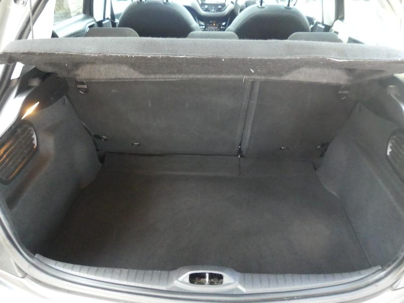 Peugeot 208 Photo 25c858c1-db6b-4c1a-9c9c-69b96b7edd16.jpg