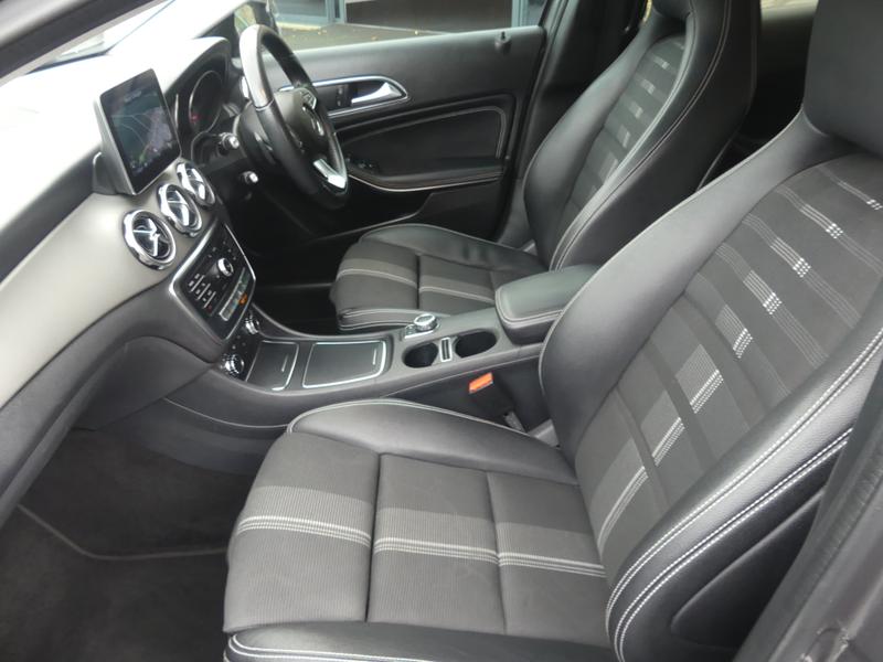 Mercedes-Benz GLA Photo 25ce6370-6d88-4de7-a494-673848036757.jpg