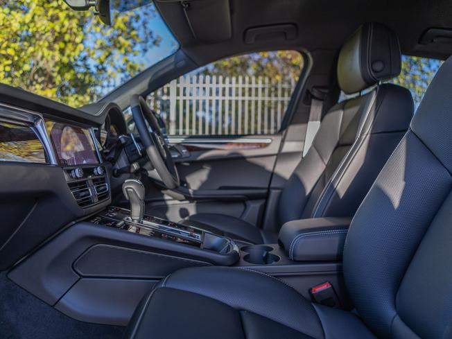PORSCHE Macan Photo 3