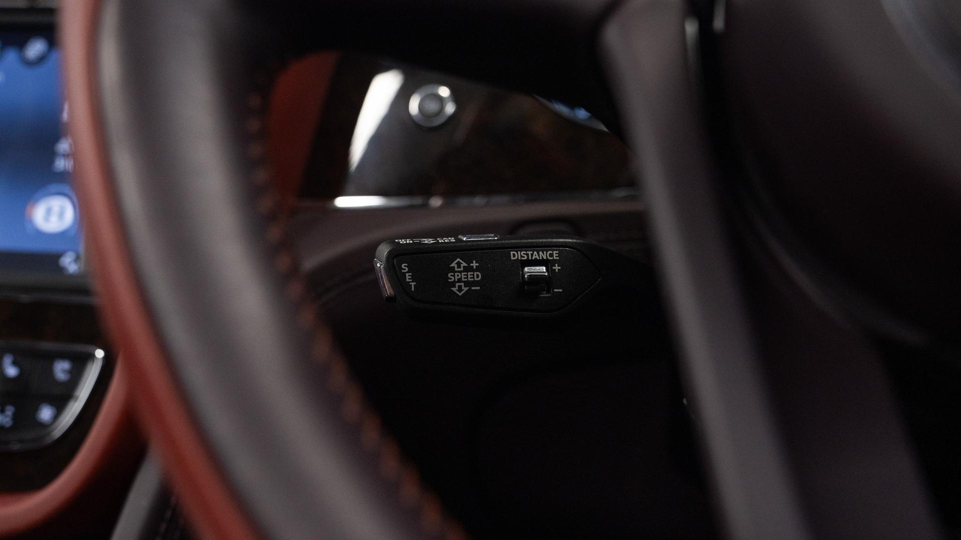Bentley Bentayga Photo 25f0331b-cad9-4027-9e7f-c1fb2940f8ba.jpg