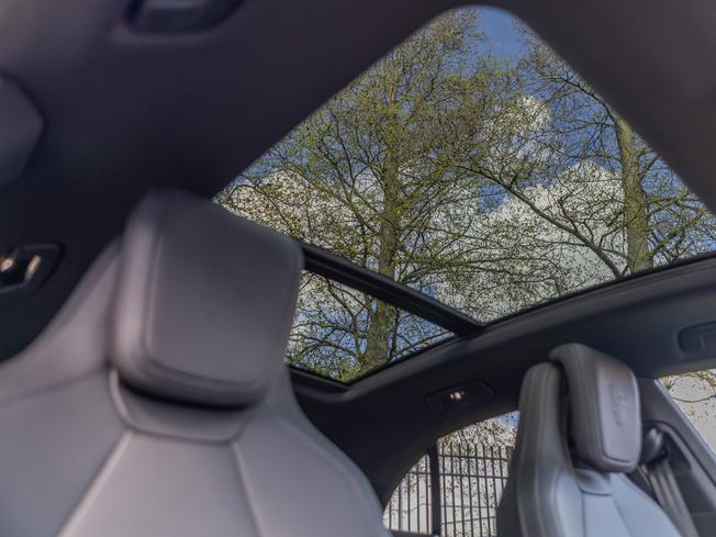 PORSCHE Macan Photo 15