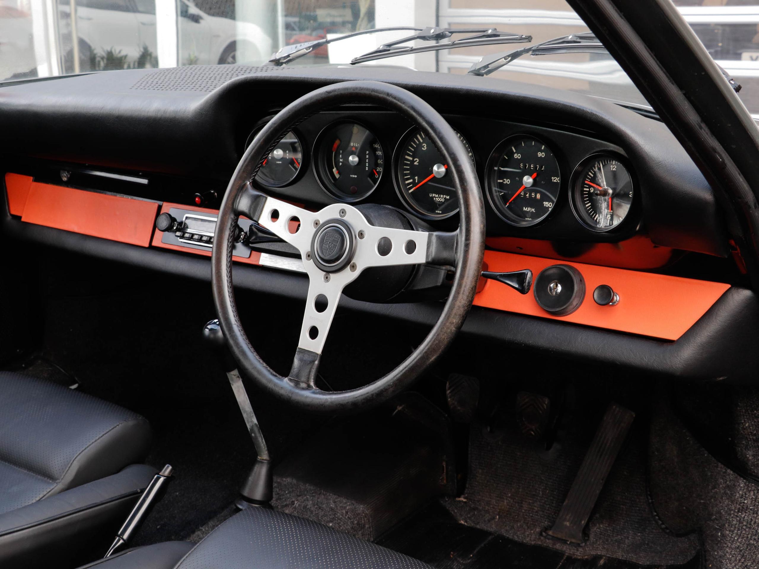 1968 porsche 911 interior