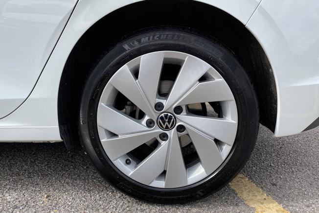 VOLKSWAGEN Golf Photo 5