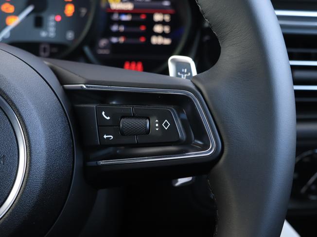 PORSCHE Macan Photo 25