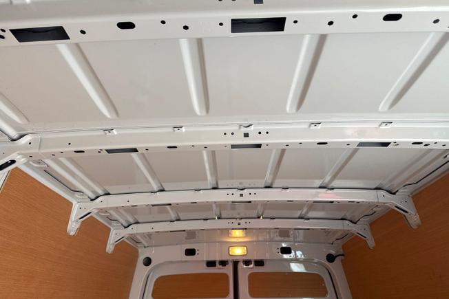 VOLKSWAGEN Crafter Photo 49