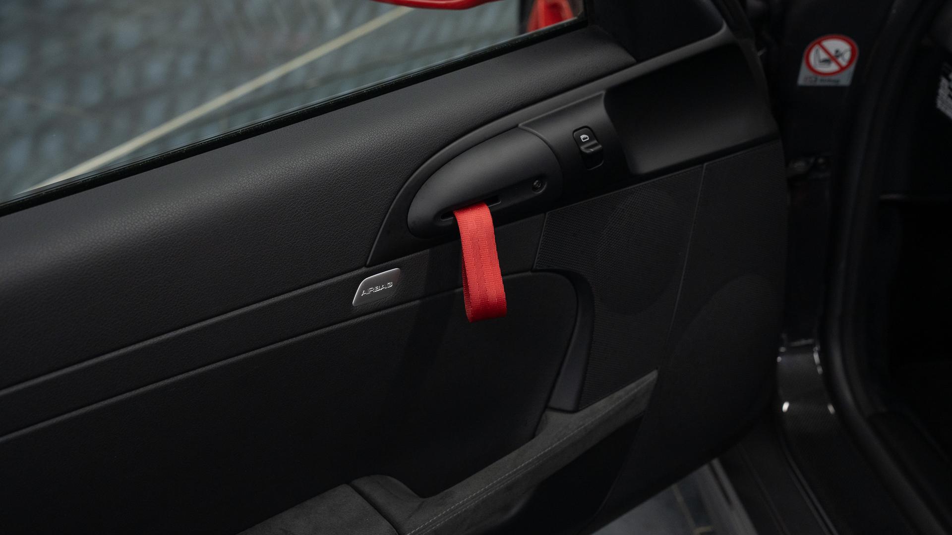 Porsche 911 Photo 2647659f-da84-489a-8f8b-91fbc51e131c.jpg