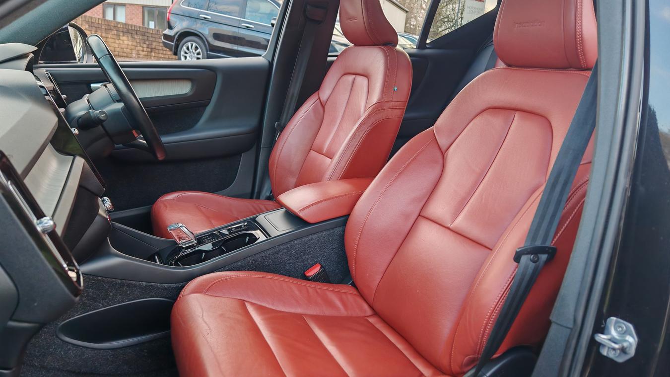 Used Volvo XC40 KX68ULD 19