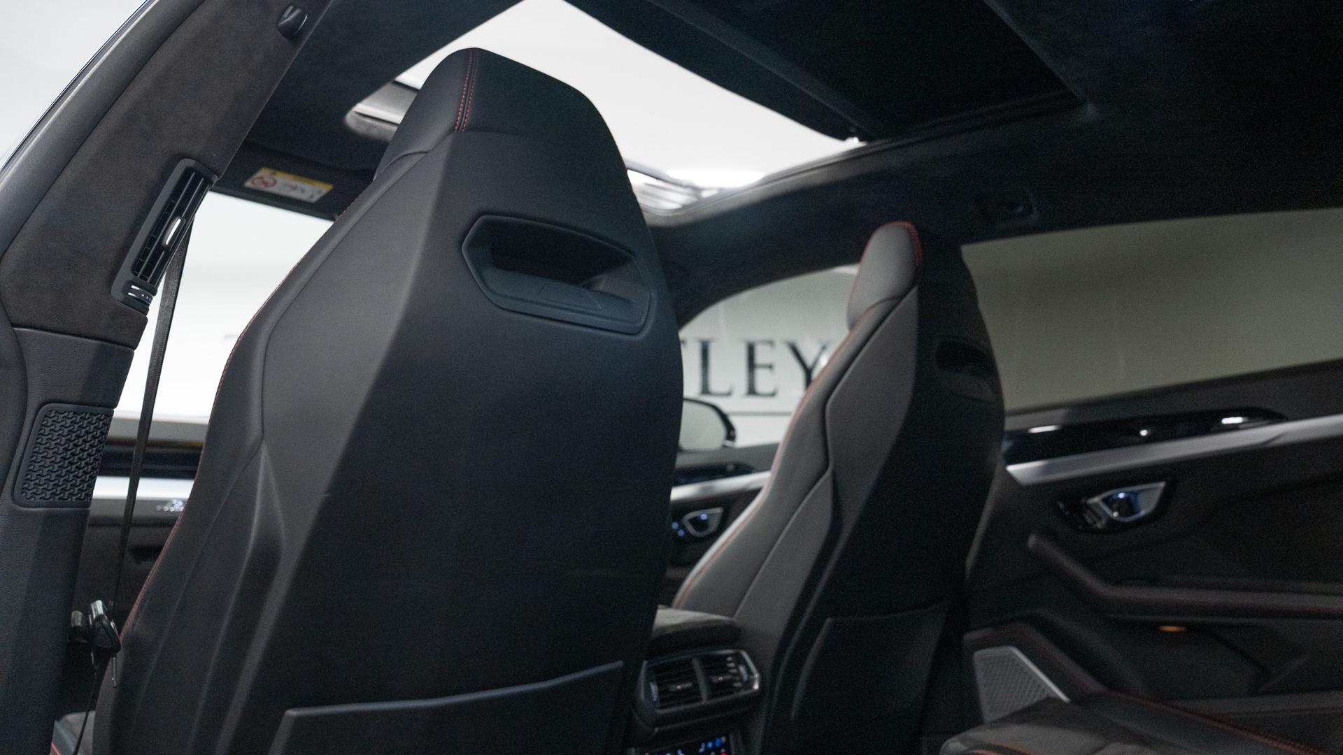 LAMBORGHINI Urus Photo 2655f69f-e46e-4533-b591-091e4617a0d2.jpg