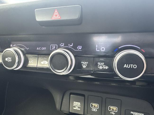 Honda Jazz Photo 2661bd99-083a-4c3e-b89b-4ad4ca163a5e.jpg
