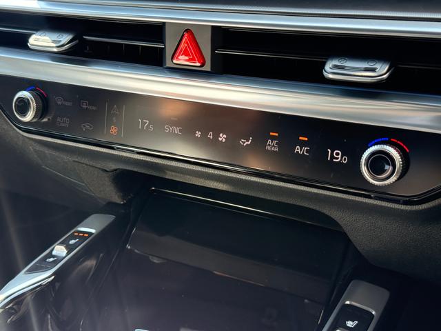 Kia Sorento Photo 2669b3d1-3fe8-4519-8527-c647d2a70fa7.jpg