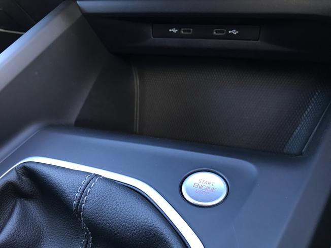 VOLKSWAGEN Golf Photo 46