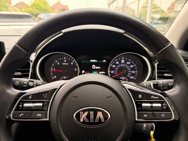 Kia Ceed Photo 2677c061-5098-4ce2-a1c2-ac56d1bf37fd.jpg