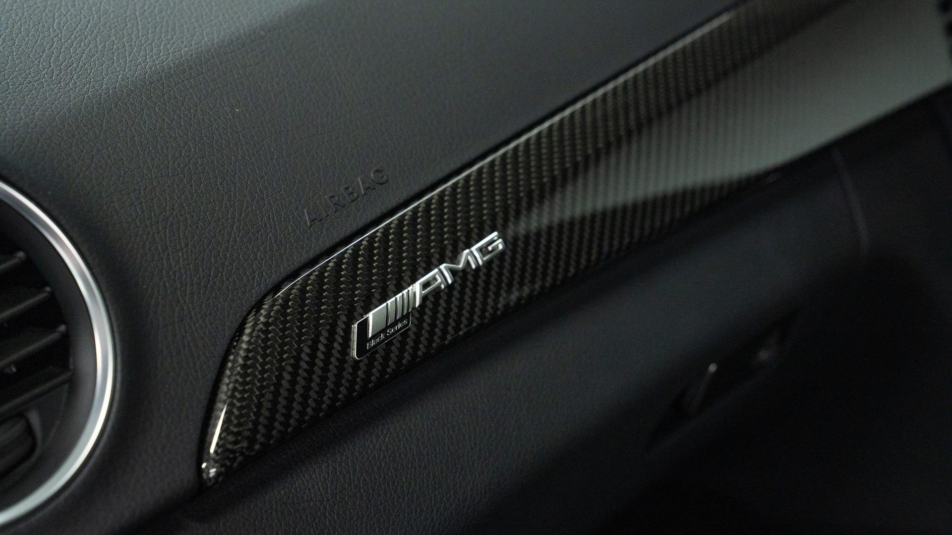 Mercedes-Benz C63 AMG Photo 2686bc46-0edf-46fc-a28f-16ef6d3bd2d8.jpg