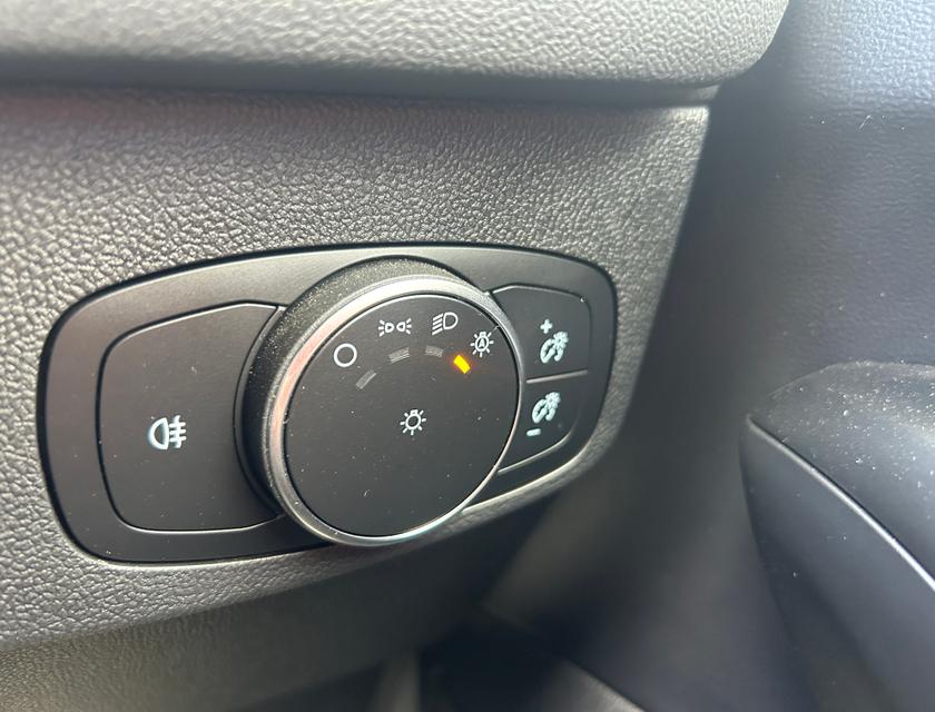 Ford Focus Photo 268ba288-0d87-4faf-8d1b-b83596ec6554.jpg