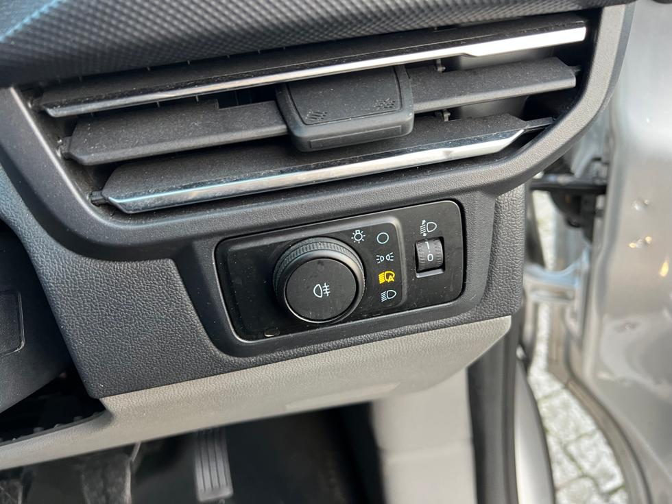 Ford Transit Custom Photo 268d18ce-cf91-4ea2-88b2-22fa7e8549dd.jpeg