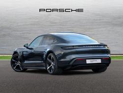 Porsche TAYCAN Photo 2