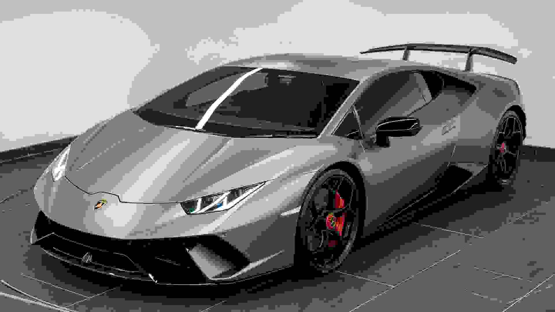 Lamborghini Huracan Photo 26b62298-a05d-4a35-9943-31117bfb4280.jpg