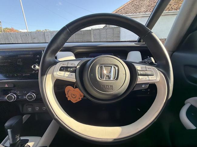Honda Jazz Photo 26b6e83a-7176-4f1b-b776-33f580c17da8.jpg
