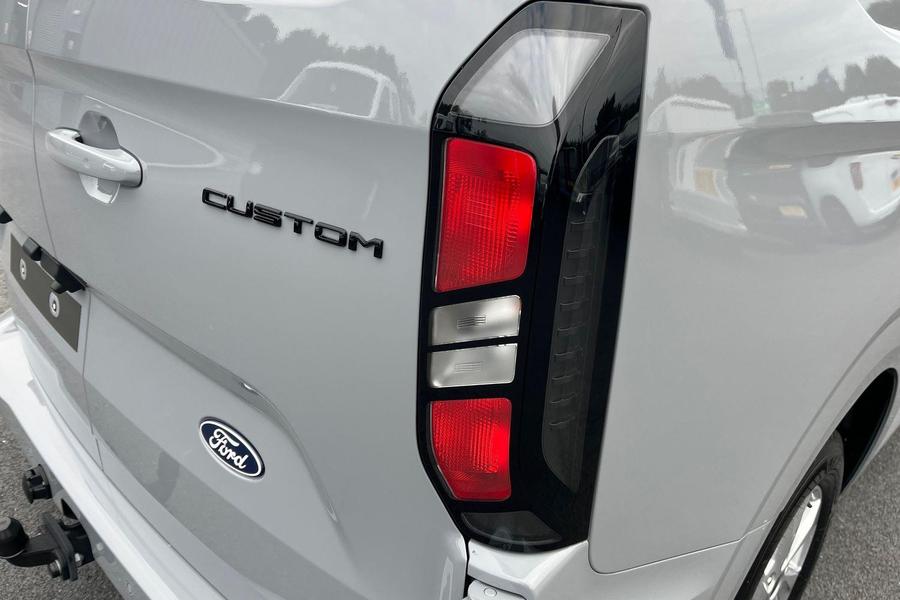 Ford TRANSIT CUSTOM Photo 26ba8ce2-b229-494a-9376-bd9baccbf230.jpg