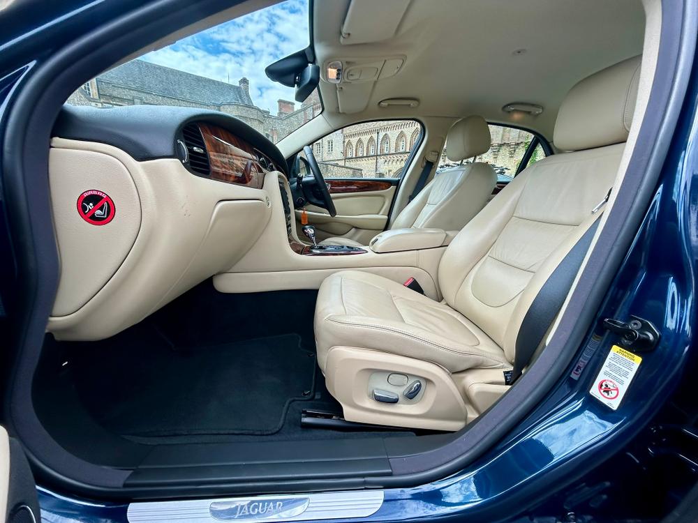 Used Jaguar XJ MM08KKG 24
