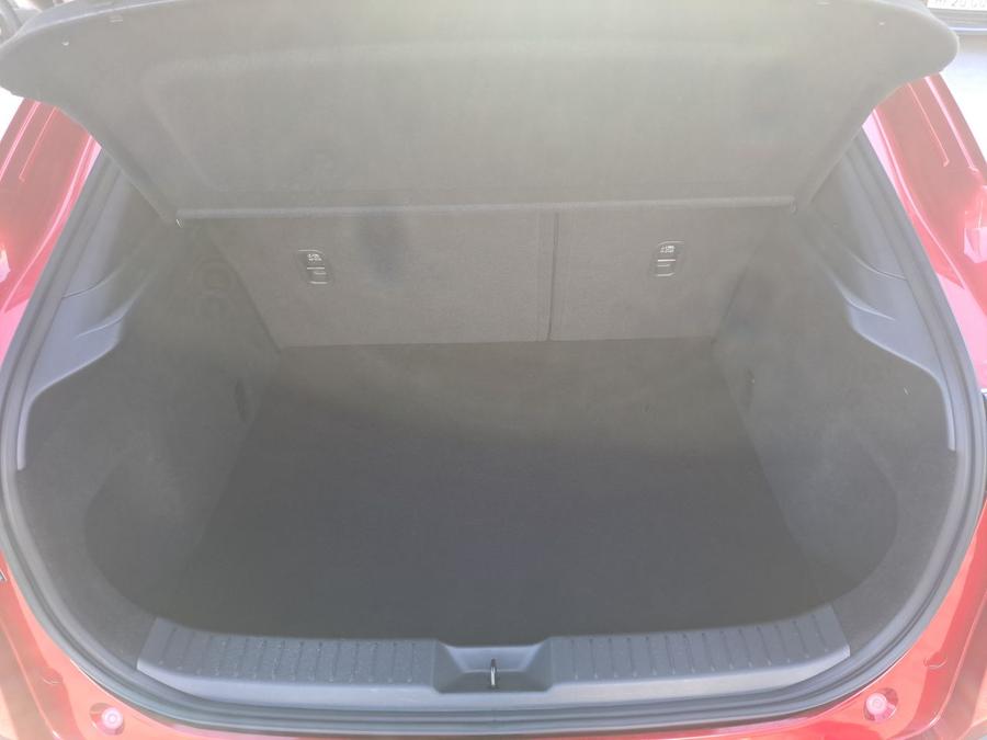Mazda CX-30 Photo 26d56eb3-bd89-4014-8d04-bbe37d1ab6a2.jpg