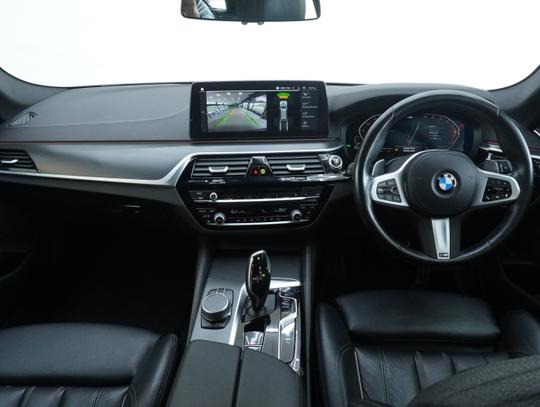 BMW 5 Series Photo 26e2994e-ba72-46f4-b67c-41ee6fbe4da8.jpg