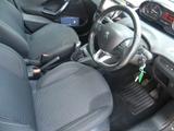 Peugeot 208 Photo 16