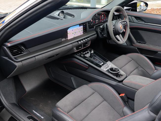 PORSCHE 911 Photo 3