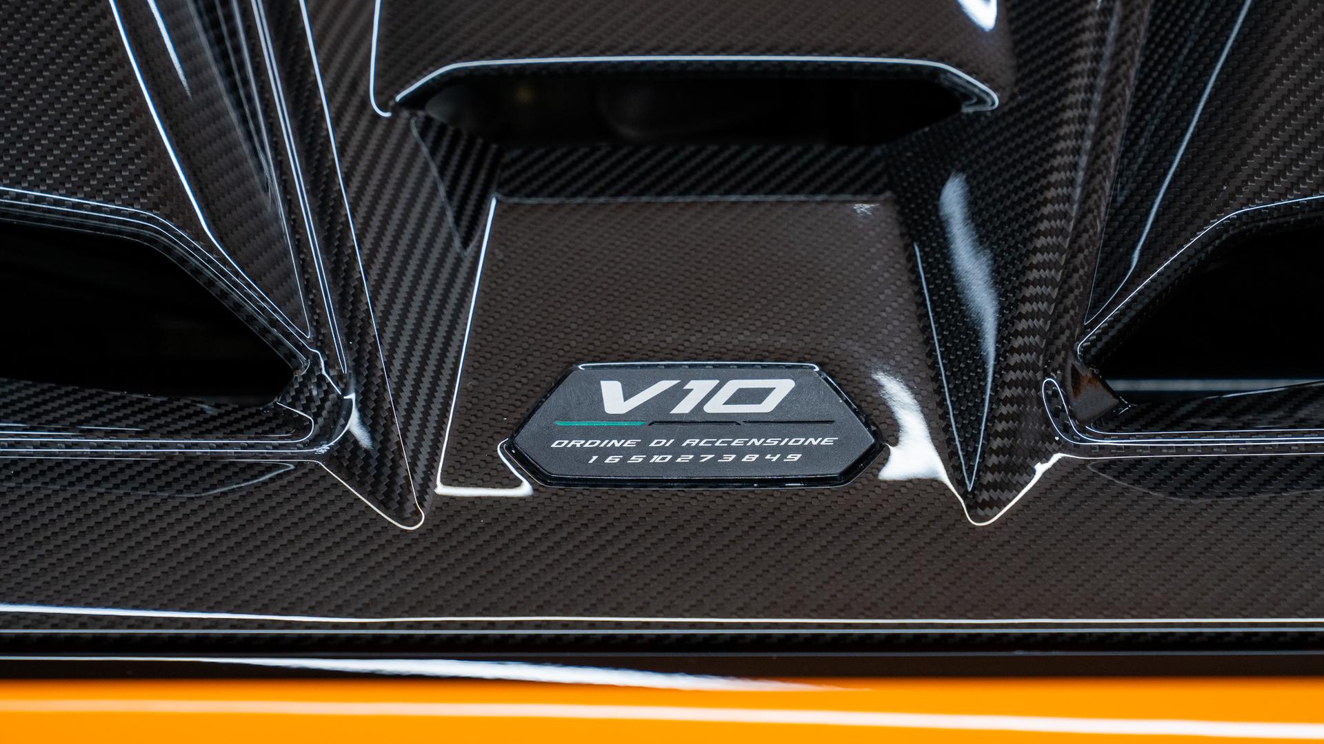 LAMBORGHINI Huracan Photo 26eaf07a-d732-4976-ac44-bfc6ecd46a4c.jpg