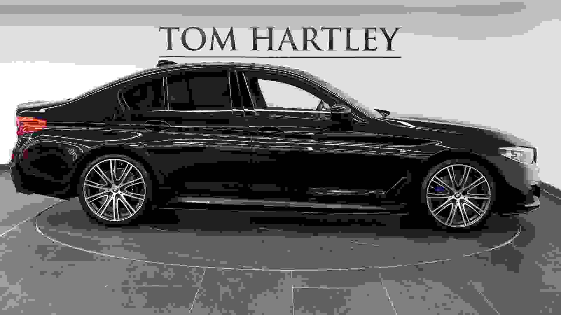 BMW 5 SERIES Photo 26efbb37-02da-42ae-b185-f99a697f38ed.jpg