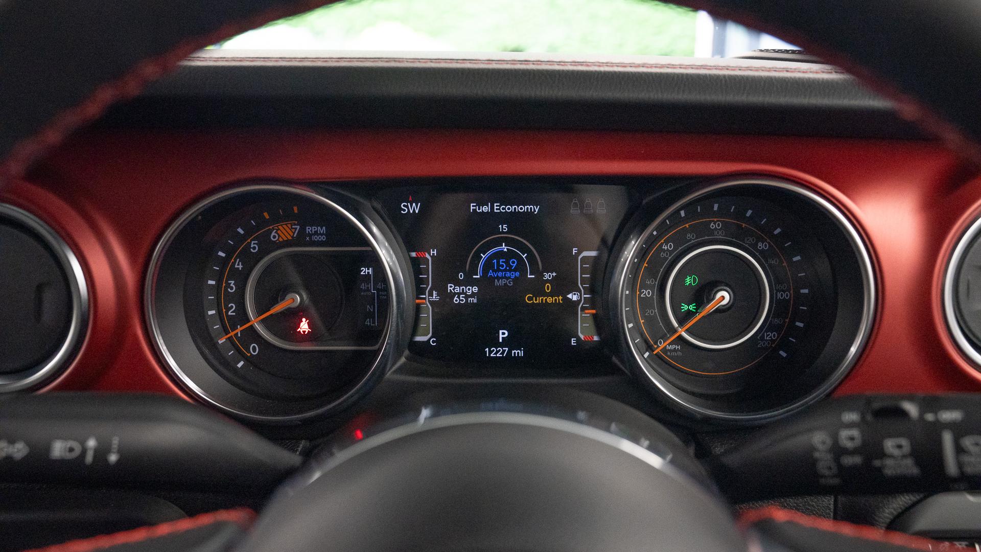 Jeep WRANGLER Photo 26f5a5b2-338a-45a9-a274-38cce4ad80b2.jpg