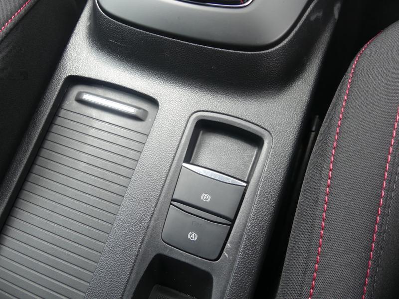 Ford Focus Photo 2704f091-c48c-4a81-b79b-31966222e599.jpg