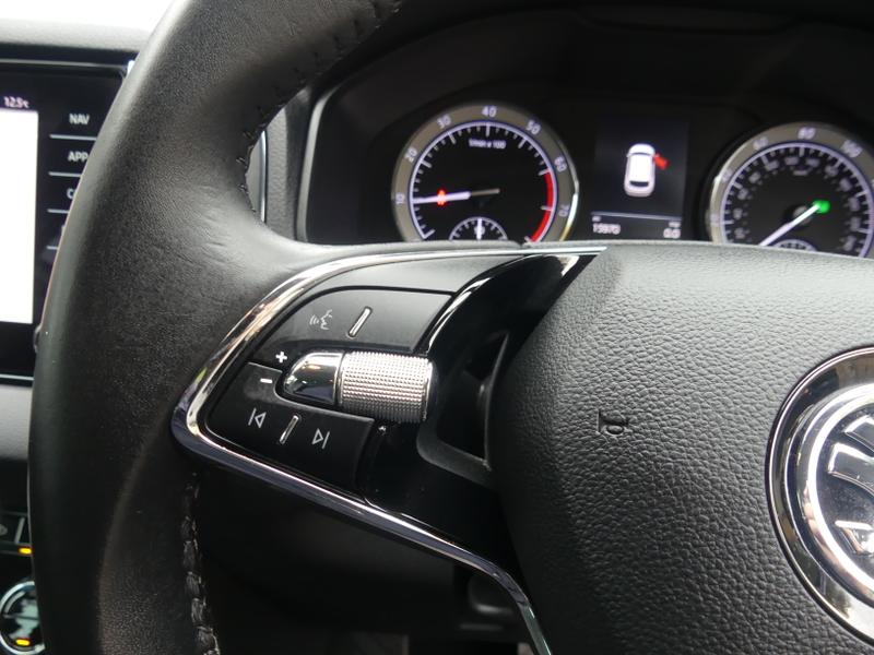 Skoda Karoq Photo 2710073d-3fe8-4a8d-94a9-cd8cf211f09e.jpg