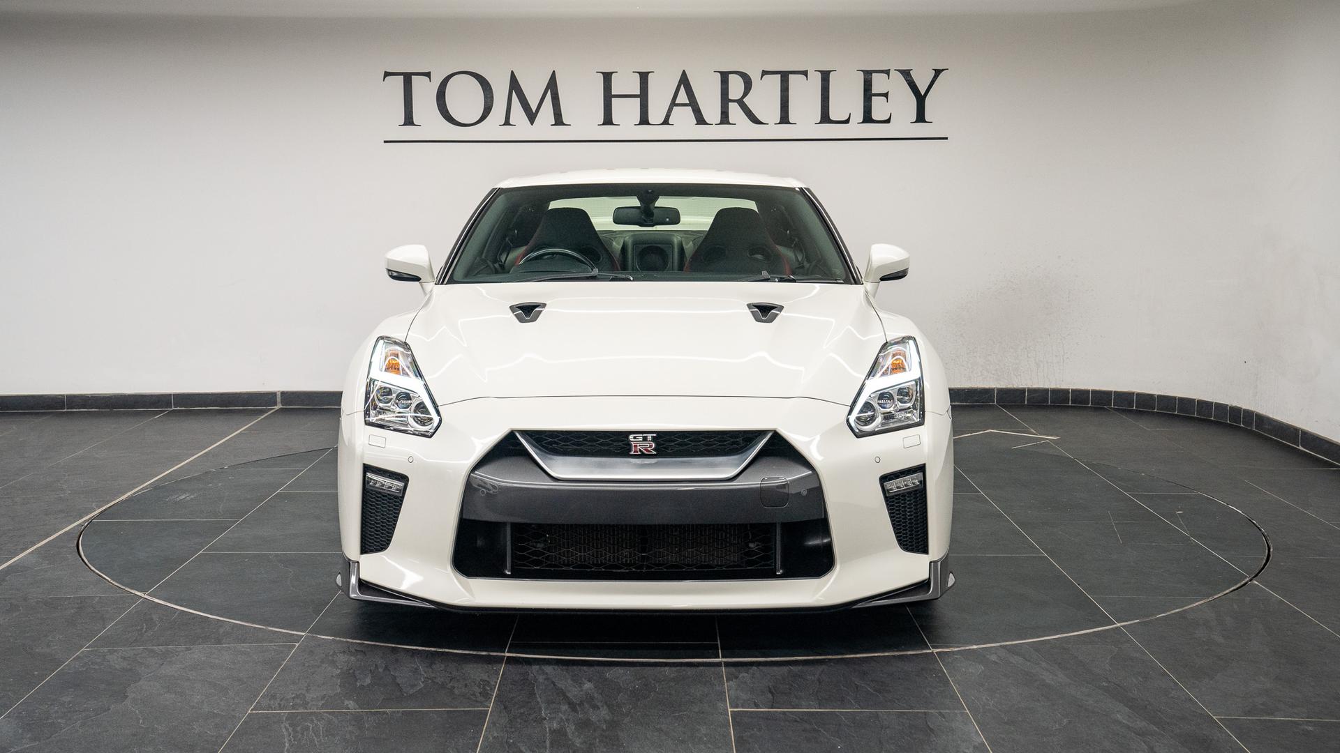 Nissan GT-R Photo 27118f3f-0cdb-4374-8500-26580c109140.jpg