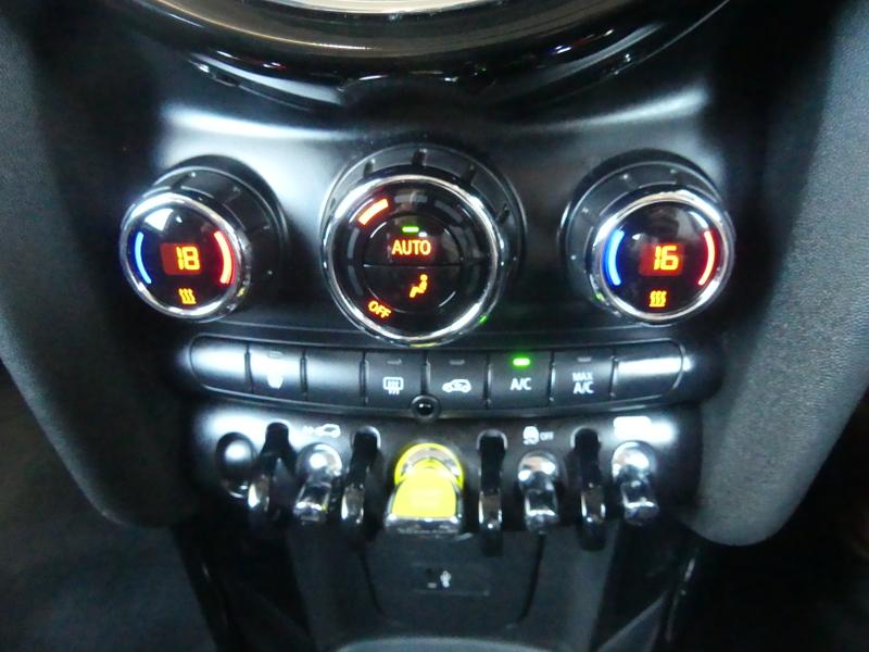 MINI Electric Hatch Photo 27161532-6fd9-4d62-a4be-e4db18dd620f.jpg