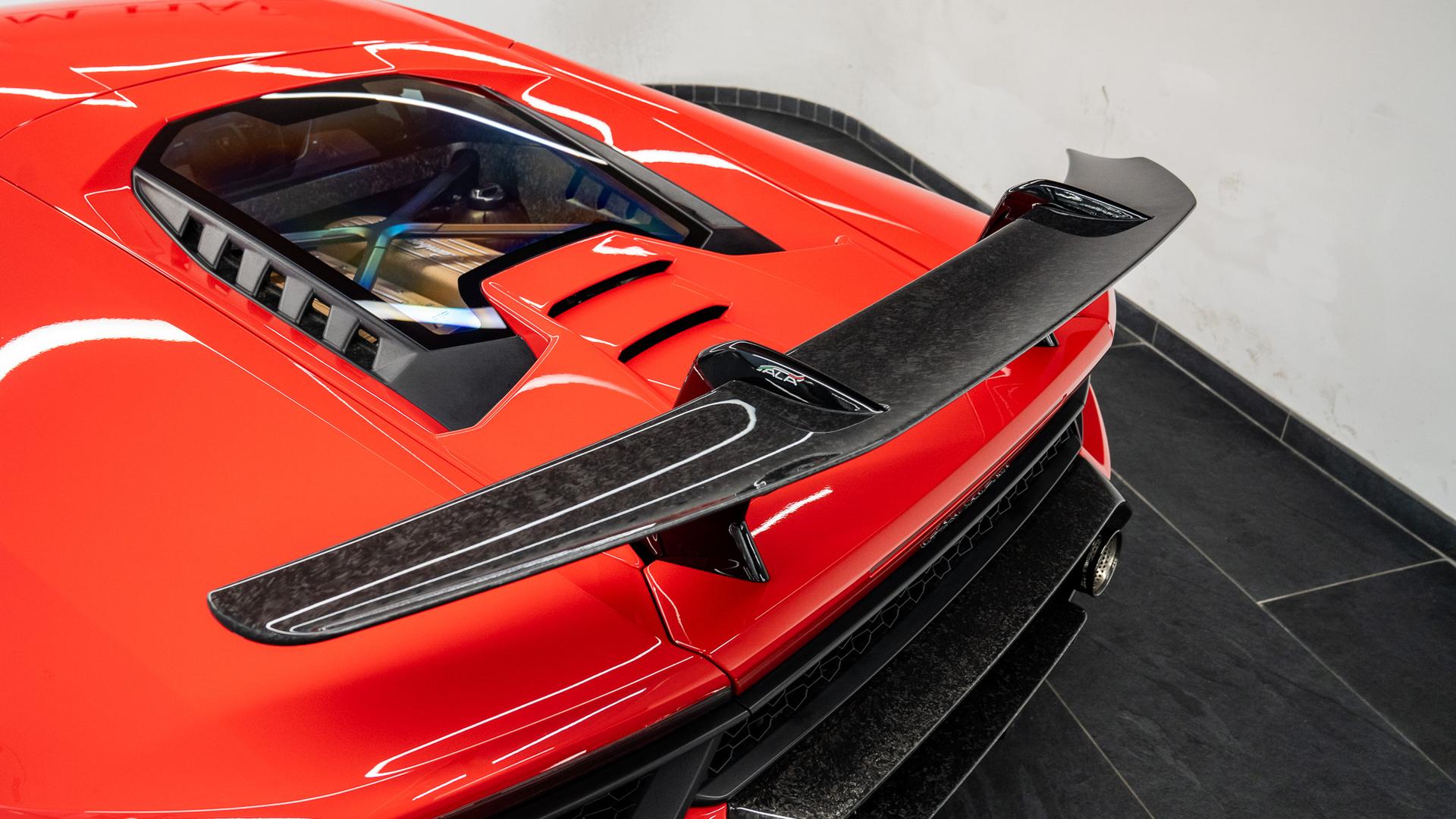 LAMBORGHINI Huracan Photo 2721bcff-c76a-45e5-ace2-c8f7ad9bee6d.jpg