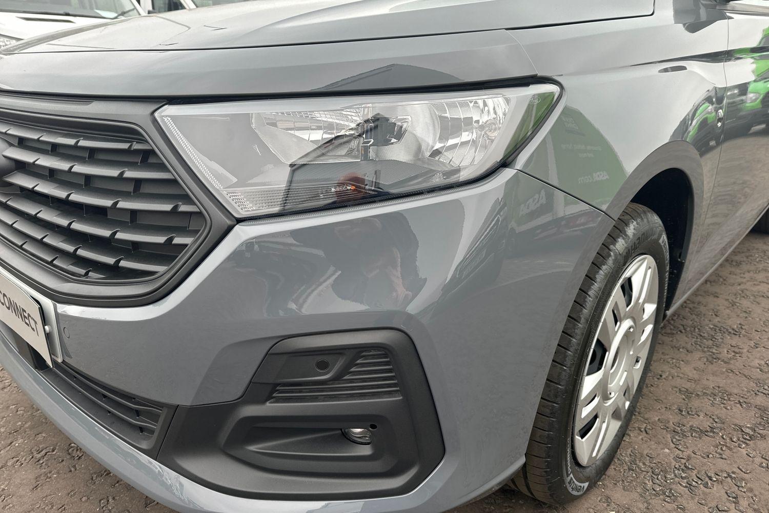 Ford TRANSIT CONNECT Photo 21