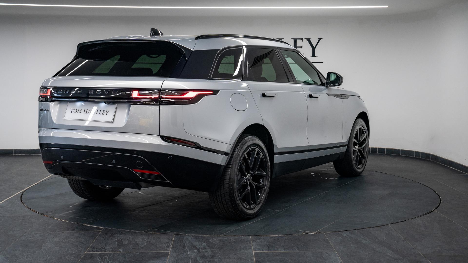 Land Rover Range Rover Velar Photo 273bf201-80a8-4225-b3d6-d03bc227b92e.jpg