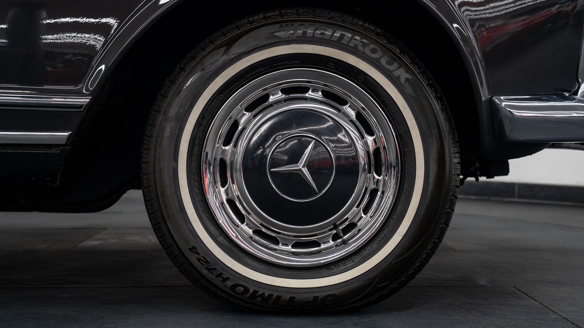 Mercedes-Benz 280 SL Photo 274856ae-9b1f-4dd1-81a7-e0479909b0ec.jpg